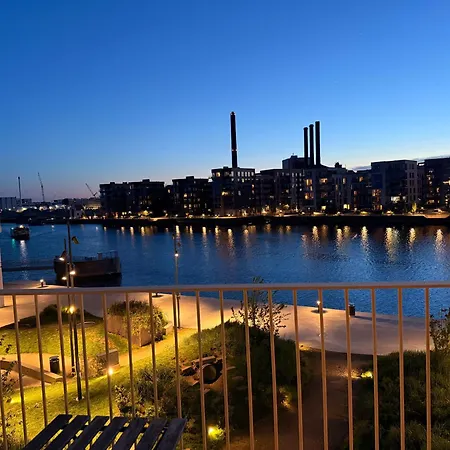 Apartment Laekker Med Vand Udsigt Pa Islands Brygge