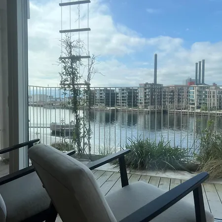 Apartment Laekker Med Vand Udsigt Pa Islands Brygge