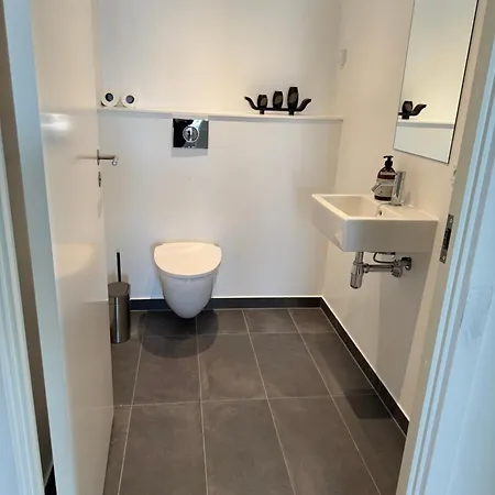 Laekker Med Vand Udsigt Pa Islands Brygge Apartment Copenhagen