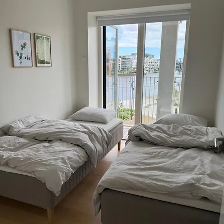 Laekker Med Vand Udsigt Pa Islands Brygge * 哥本哈根