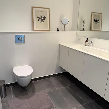 Apartment Laekker Med Vand Udsigt Pa Islands Brygge *